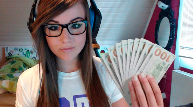Chica gamer streamer con mucho dinero