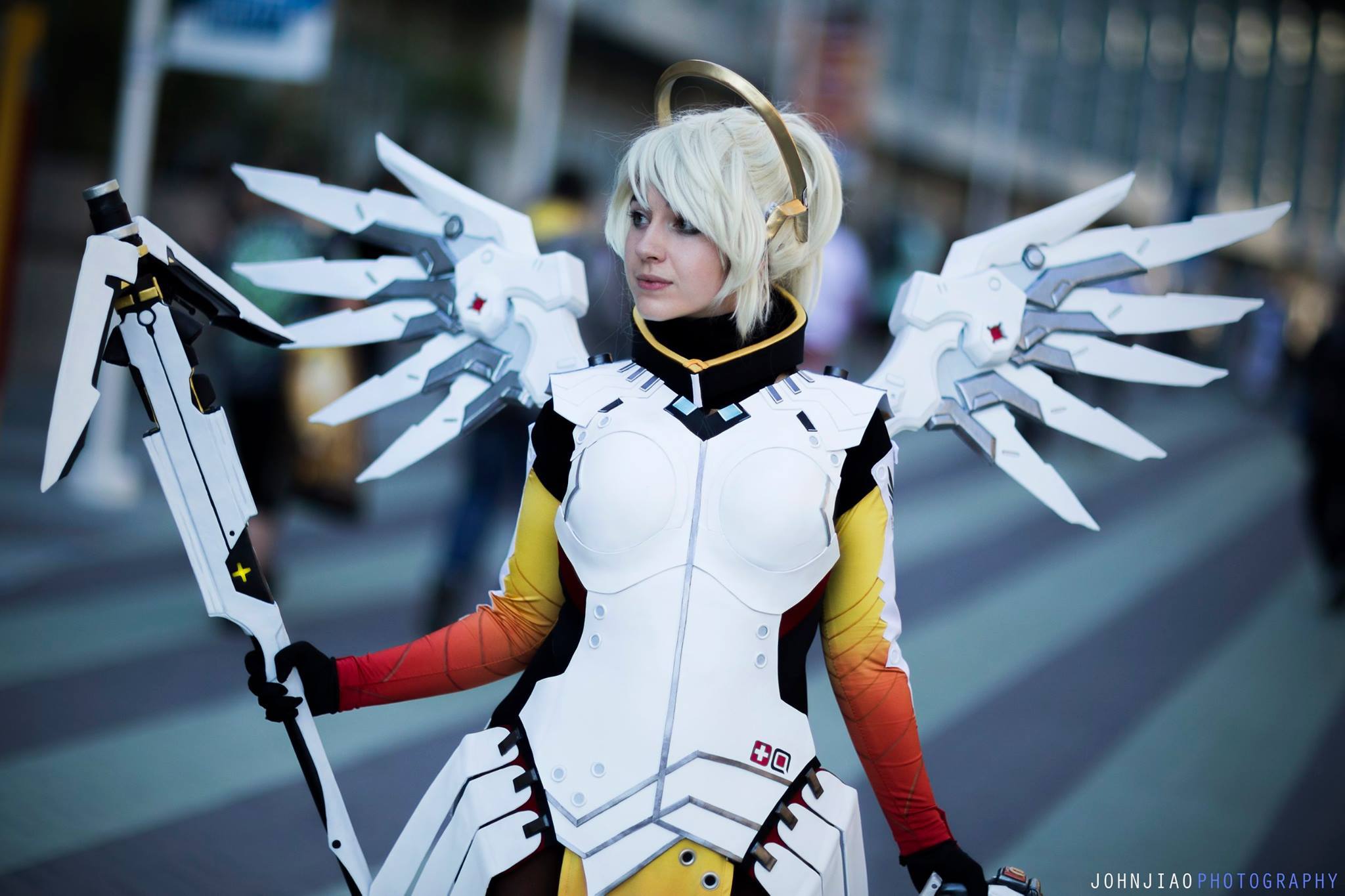 Cosplay, disfraz de Mercy de Overwatch por Oshley